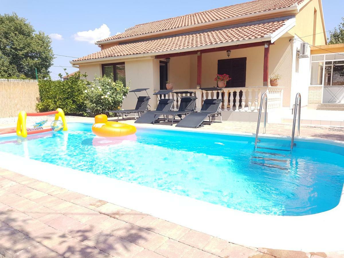 Donji Zemunik Vacation Home Duilo מראה חיצוני תמונה